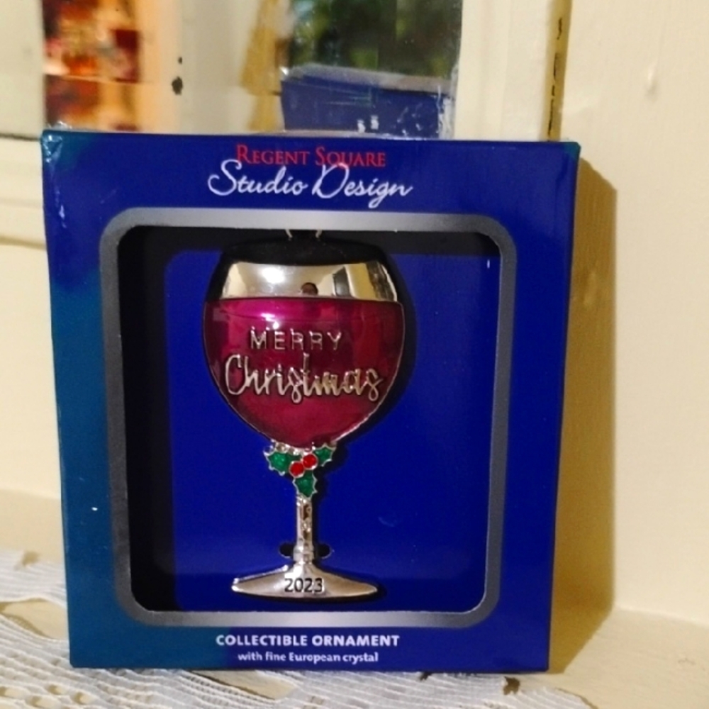 2023 COLLECTIBLE CHRISTMAS ORNAMENT.